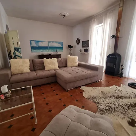 Villa Mareluna With Pool